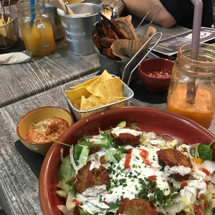 photo of Balance Bowl Falafel Bowl shared by @tschulieeee on  26 May 2020 - review