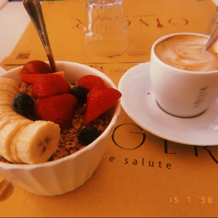 review photo of Ginger Sapori e Salute mango smoothie bowl shared by @lifesupportx on 16 Jun 2022 - review