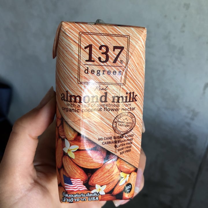 review photo of 137 degrees Almond milk Sweetened with Organic Coconut Flower Nectar shared by @albasador on 17 Jan 2020 - review