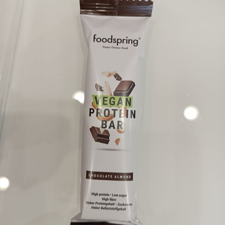 photo of Foodspring Barretta proteica vegana shared by @claudiapiccoletta on  08 Apr 2022 - review