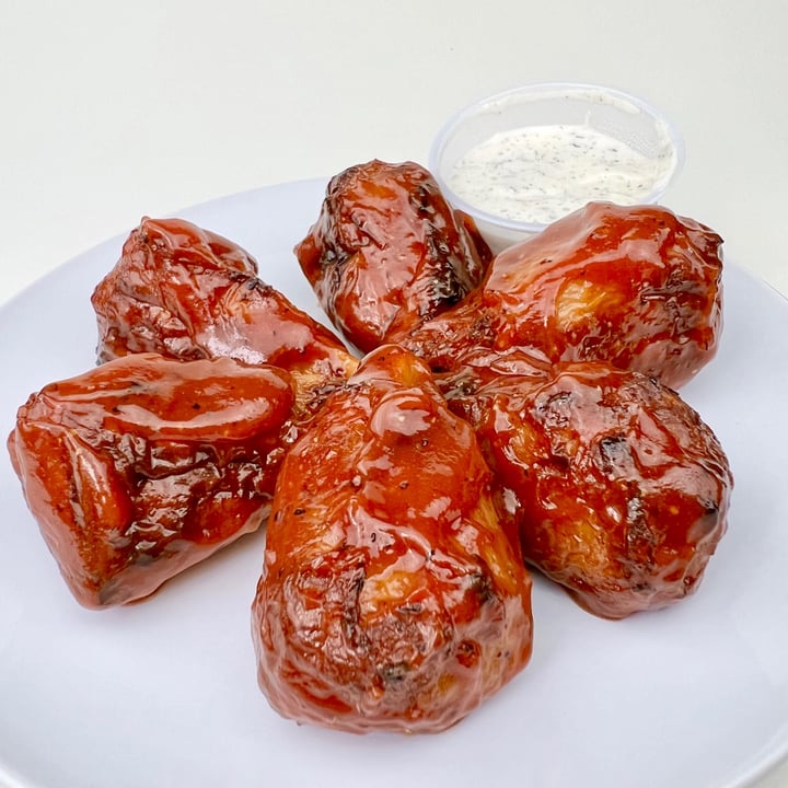 photo of Boxcar Pizza BBQ Wings shared by @pdxveg on  02 Nov 2021 - review