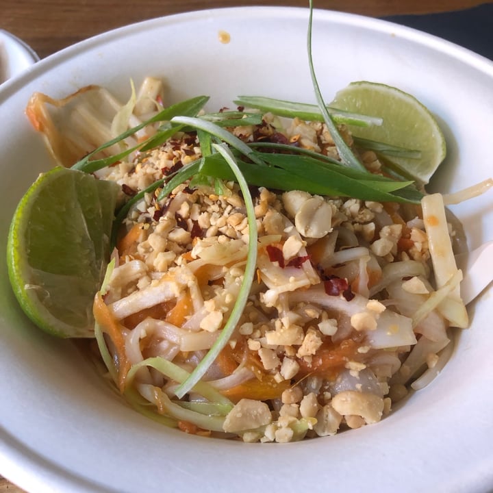 photo of Kinkhao Thai Food & Drinks Bologna Centro pad Thai Vegan shared by @paolacama on  01 May 2022 - review