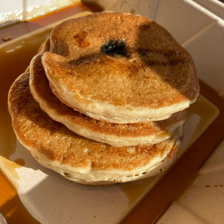 photo of Down to Earth Organic & Natural - Kahului Blueberry Pancakes shared by @raatz on  09 Oct 2022 - review