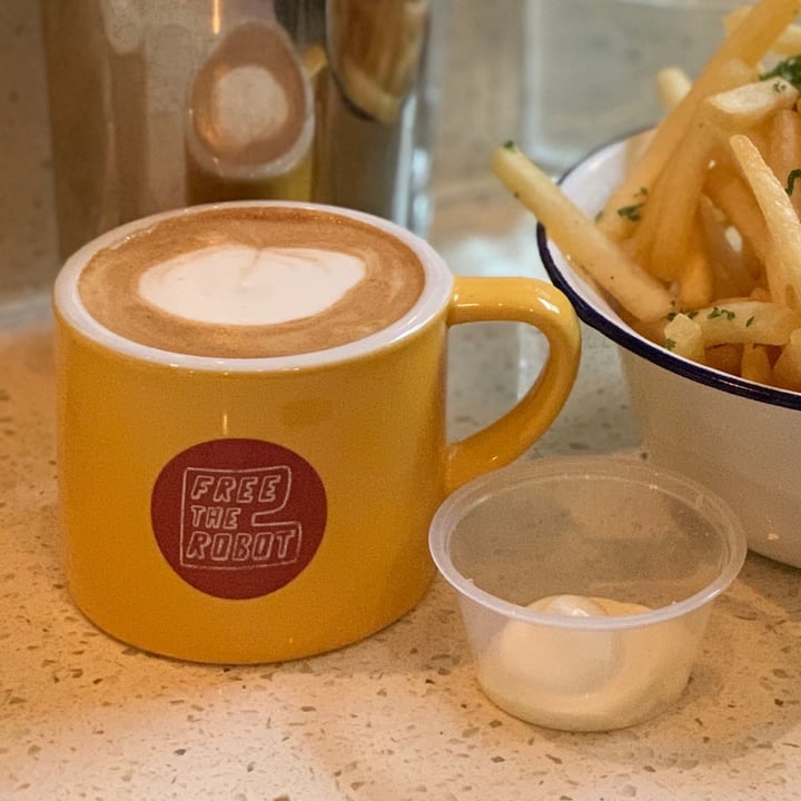 photo of Free the Robot Soy Flat White shared by @ahling on  30 Jan 2021 - review