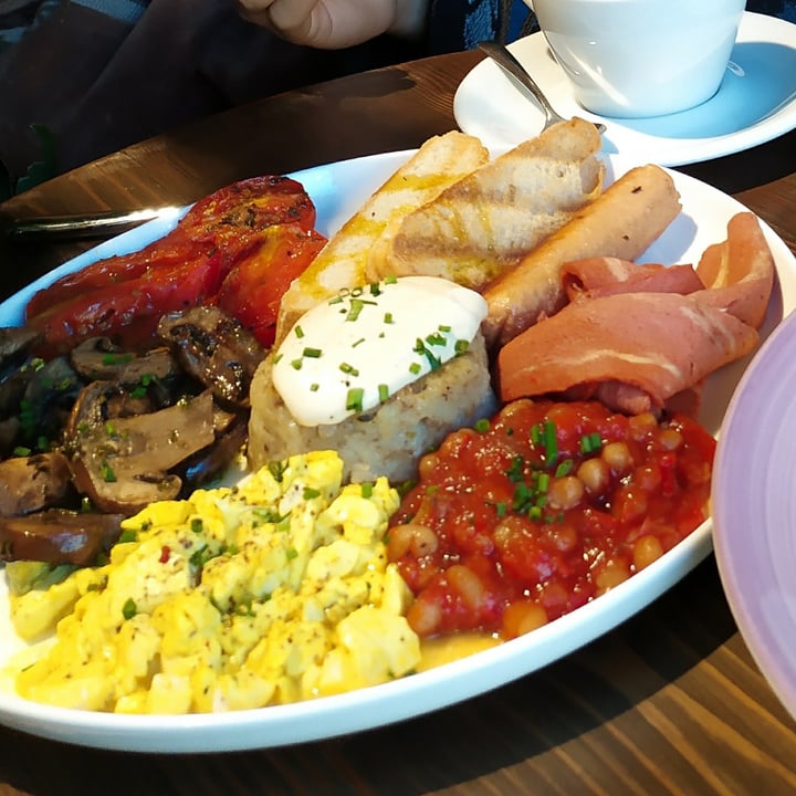 photo of Equilibrium Cafè Brvnch&Coffee Full English shared by @marinarp12 on  15 Jan 2022 - review