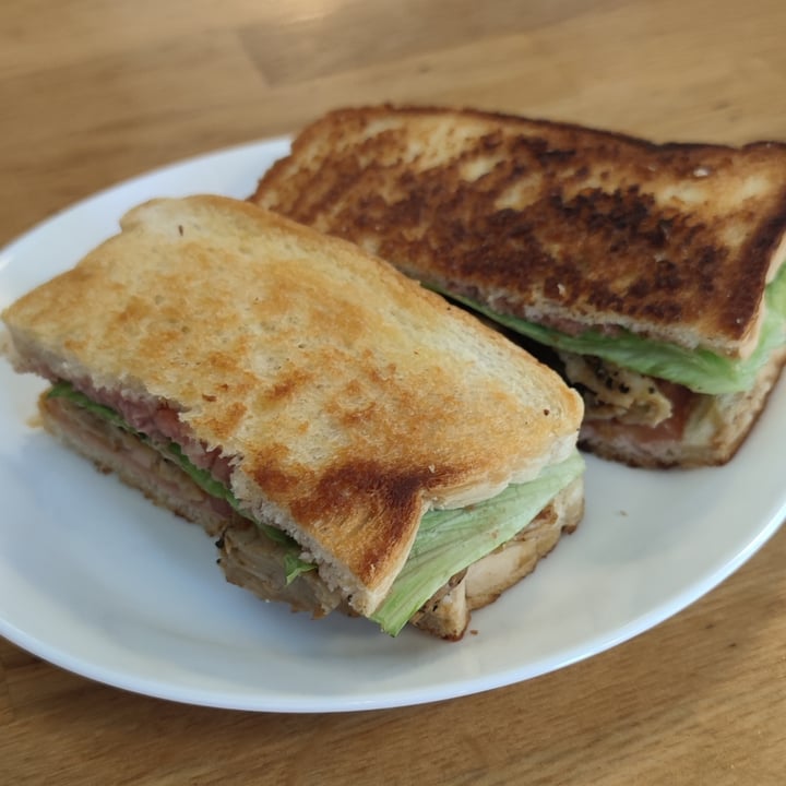 review photo of The Beetle Bar Pintxo vegano shared by @iserranosev on 15 May 2022 - review
