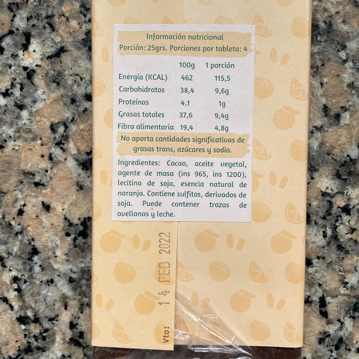 review photo of Cocoa Plant Based Chocolate con naranja shared by @denisezeta on 03 Dec 2021 - review