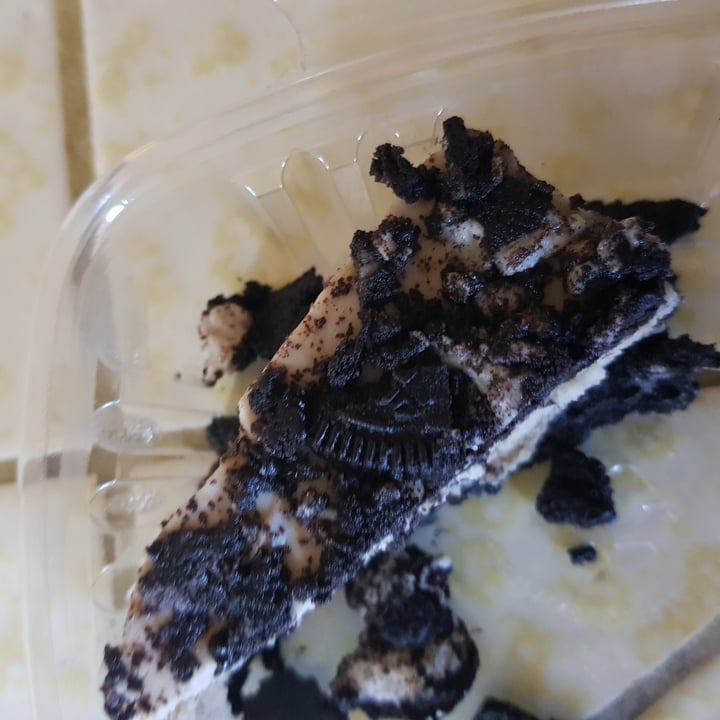 photo of TNK Vegan Cafe Oreo cheesecake shared by @sofihuasteca on  03 Jul 2020 - review