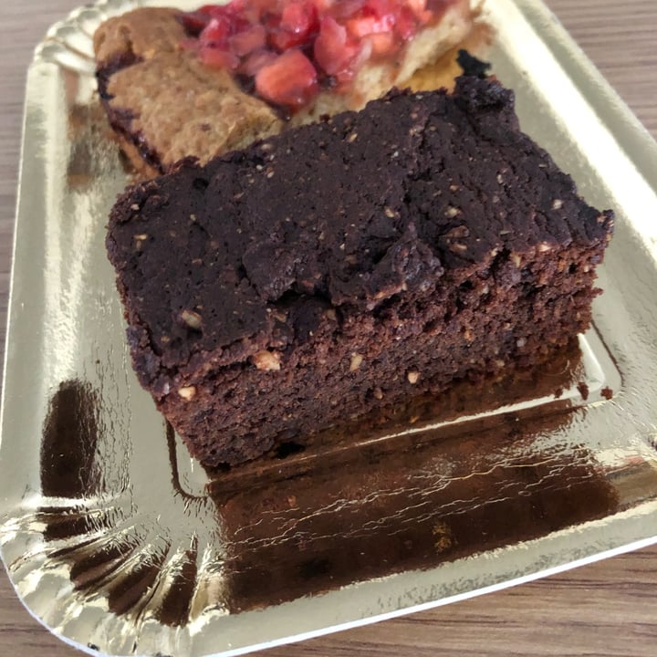photo of Vegami Brownie cioccolato e nocciole shared by @carmelau on  06 Apr 2022 - review