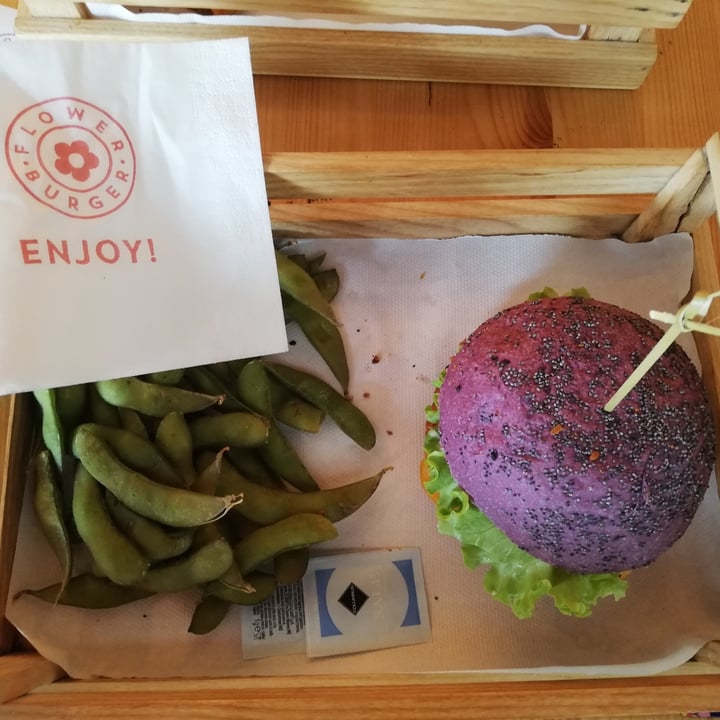 review photo of Flower Burger Flower burger shared by @marcomare on 09 Sep 2022 - review