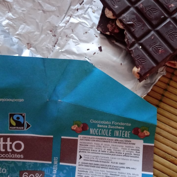 photo of 8tto Chocolates Cioccolato Fondente Senza Zucchero Nocciole Intere shared by @lapao on  01 Dec 2021 - review