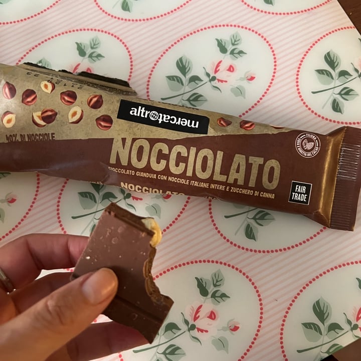 photo of Altro mercato Nocciolato Gianduia Con Nocciole Intere shared by @nicole- on  20 Oct 2022 - review