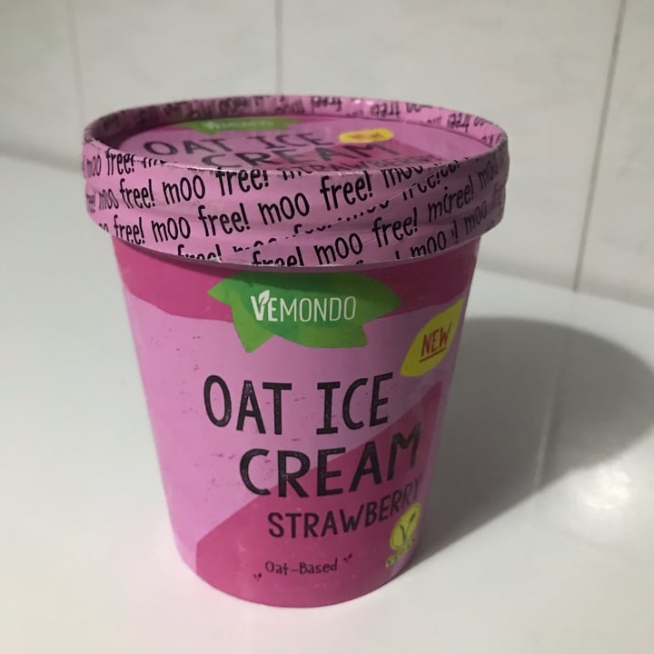 review photo of Vemondo Oat Ice Cream Strawberry shared by @iciarwallace on 06 Aug 2021 - review