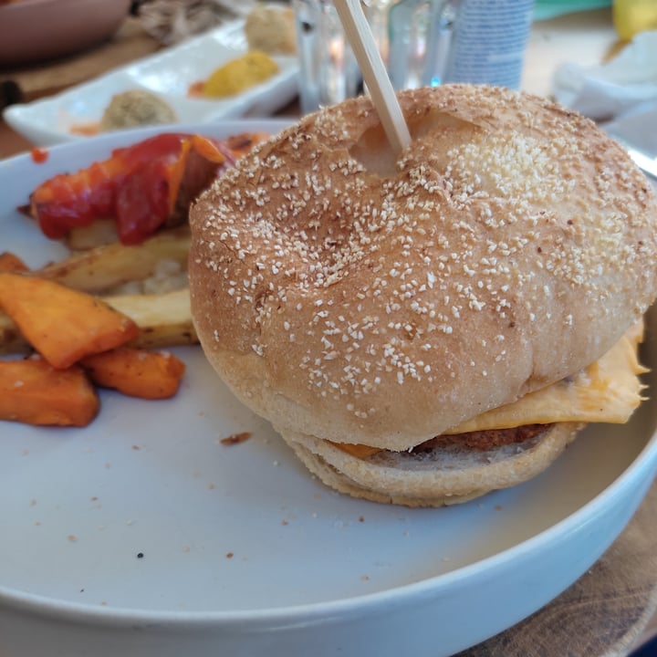 photo of Sama Sama Veggie Chick'n Crispy Burger shared by @jordimarta on  06 Jun 2022 - review