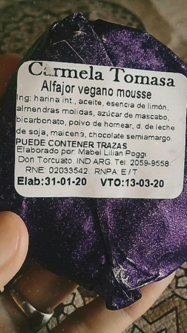 photo of Carmela Tomasa Alfajor De Mousse De Chocolate shared by @carolina86 on  08 Feb 2020 - review