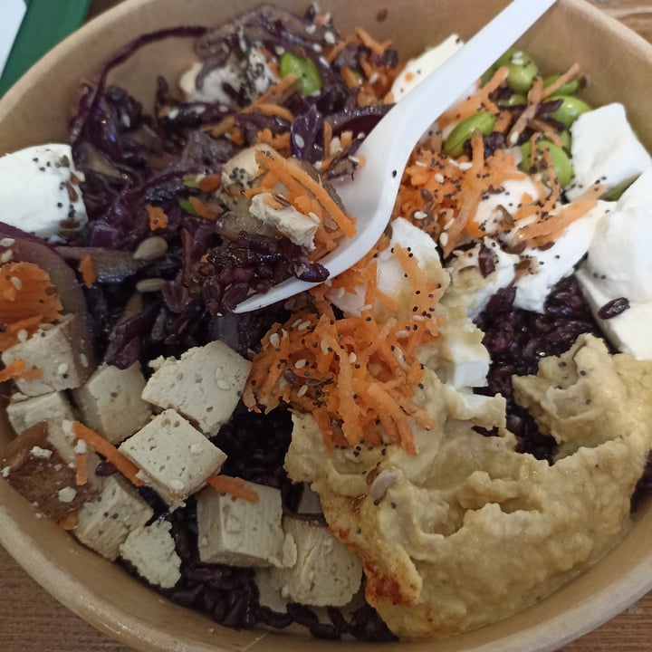 photo of Veg & Veg Poke bowl shared by @memoleg on  10 Mar 2022 - review