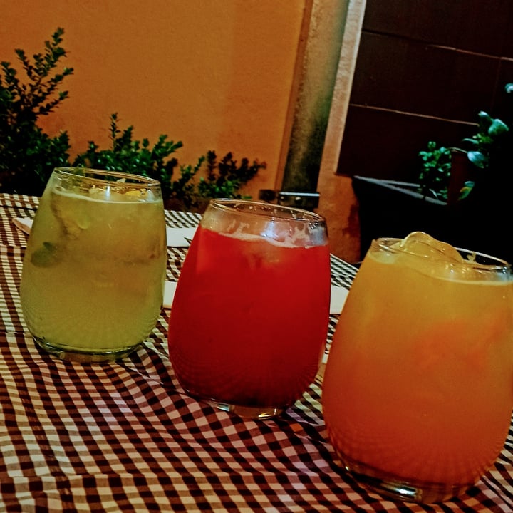 photo of El patio vegan Limonada con maracuyá shared by @mar-antiespecista on  08 Nov 2022 - review