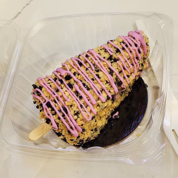photo of Vegan Treats, Inc. Blueberry Cheesecake on a stick shared by @lucyfoxx on  15 Oct 2022 - review