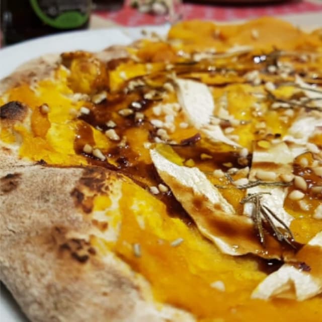 Photo du plat “Pizza con crema di zucca”