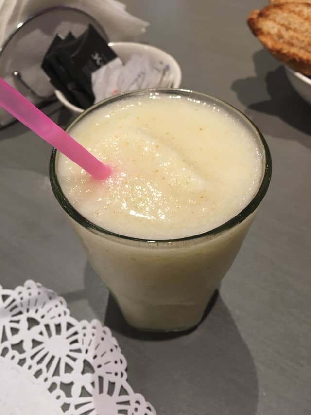 Foto do prato “Jugo frappé de manzana, pera y jengibre”