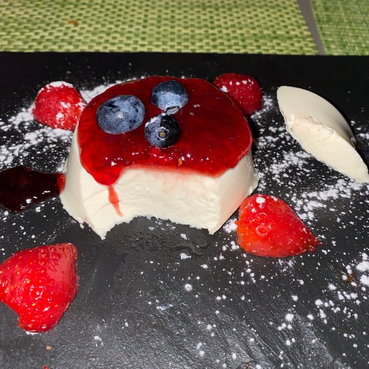 photo of Sopra la panca Panna cotta shared by @whatthefuck on  10 Sep 2021 - review