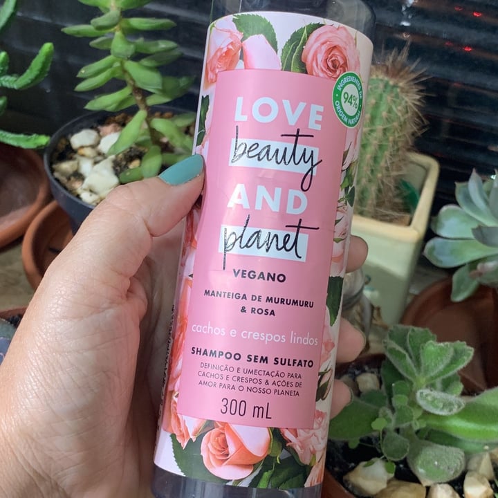 photo of Love Beauty and Planet Shampoo Love Beauty and Planet shared by @isabellacene on  04 May 2022 - review