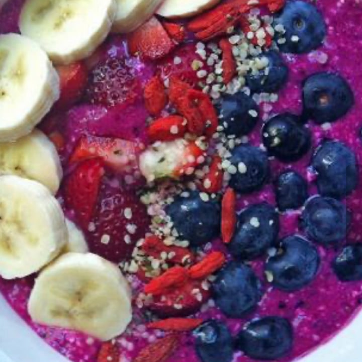 review photo of DIVERS acai bowl shared by @zaza612 on 11 May 2020 - review