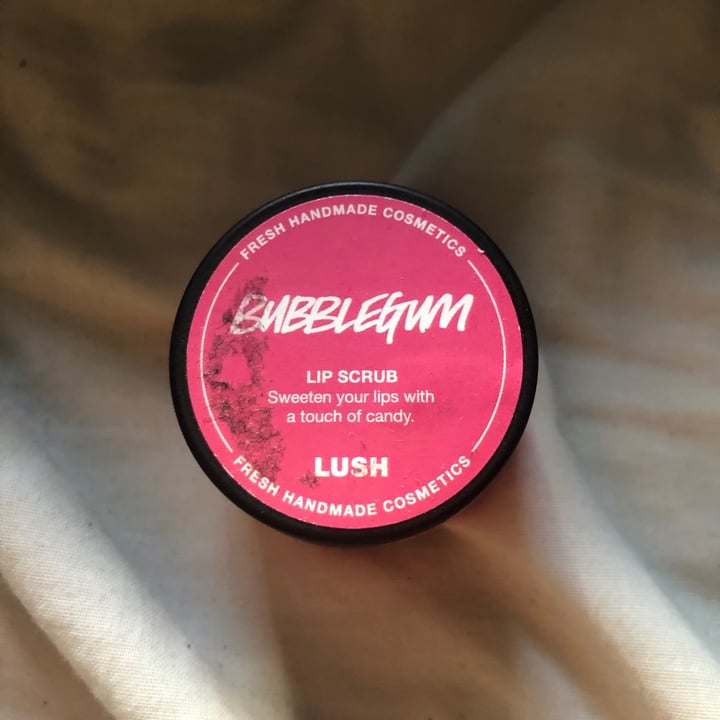 photo of LUSH Fresh Handmade Cosmetics Bubblegum Lip scrub shared by @karisbx on  06 Sep 2020 - review