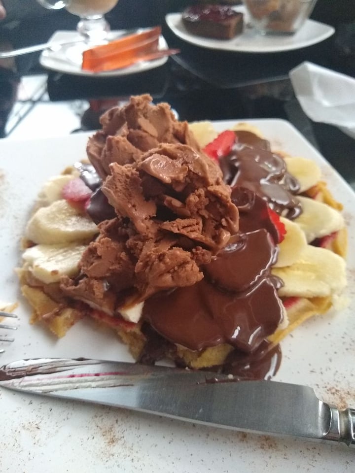 review photo of Fratello Cafe Vegano Waffle Tomebamba shared by @shannonduplooy on 20 Dec 2019 - review