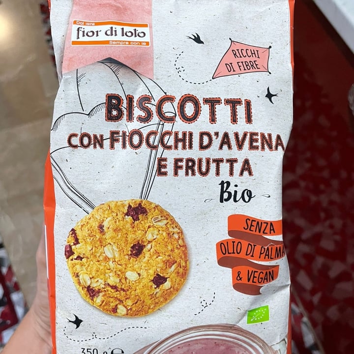photo of Fior di Loto Biscotti Con Fiocchi D'avena E Frutta shared by @ricofede2 on  13 Sep 2022 - review