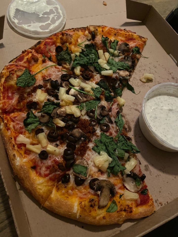 photo of Blaze Pizza Build Your Own Pizza (Vegan) shared by @jmeade14 on  02 Dec 2019 - review