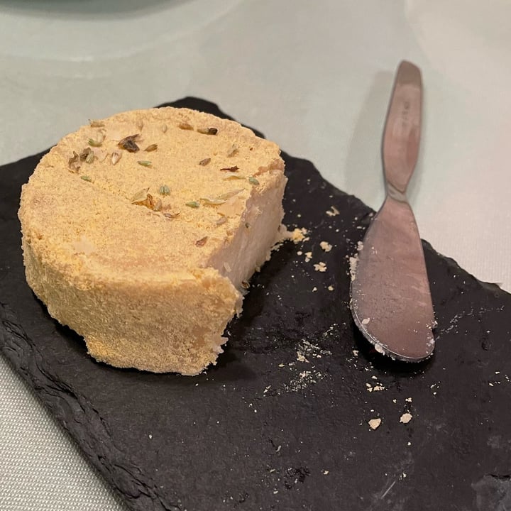 photo of Organi Chiado Vegan cheese shared by @kvitz on  12 Dec 2021 - review