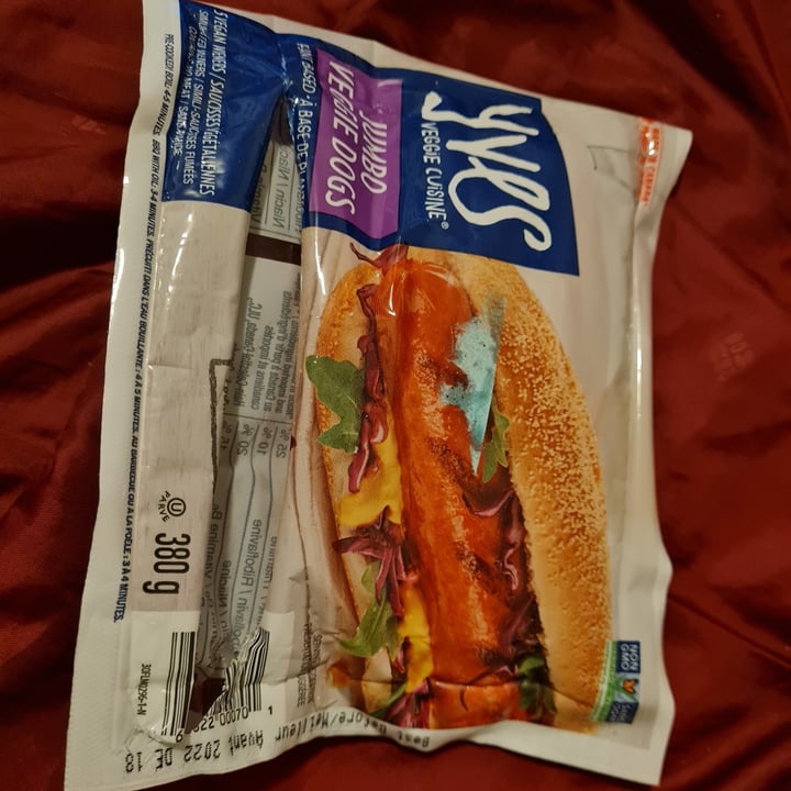 review photo of Yves Veggie Cuisine Jumbo Veggie Dogs shared by @zensscared on 03 Nov 2022 - review