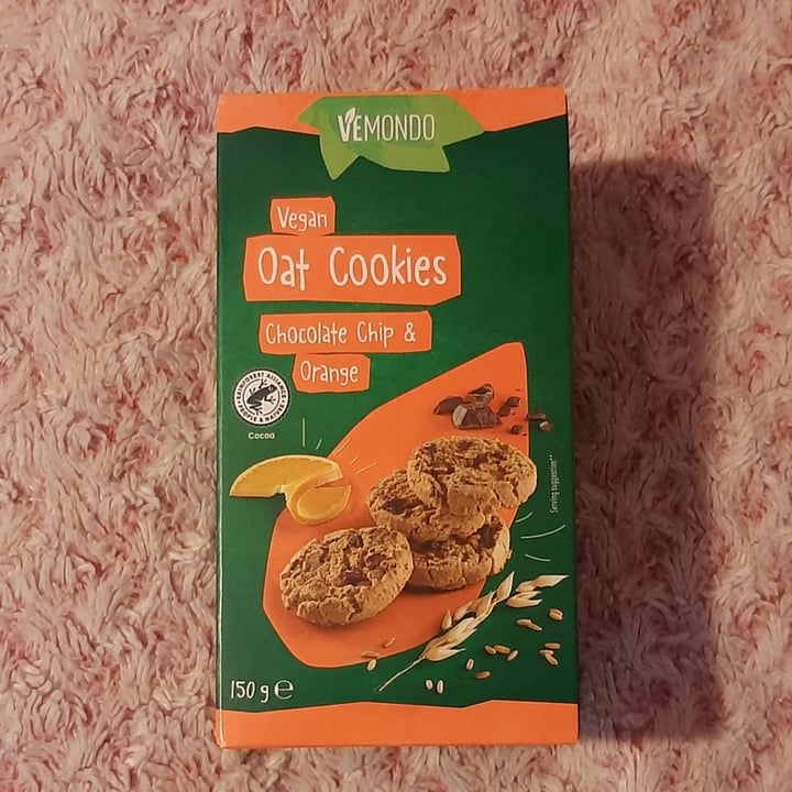 photo of Vemondo  oat cookies chocolate chip  & orange shared by @cillafiore on  03 Dec 2022 - review