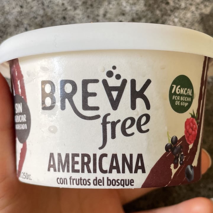 review photo of Break free Helado De Americana Con Frutos Del Bosque shared by @biancabruno on 04 Apr 2022 - review