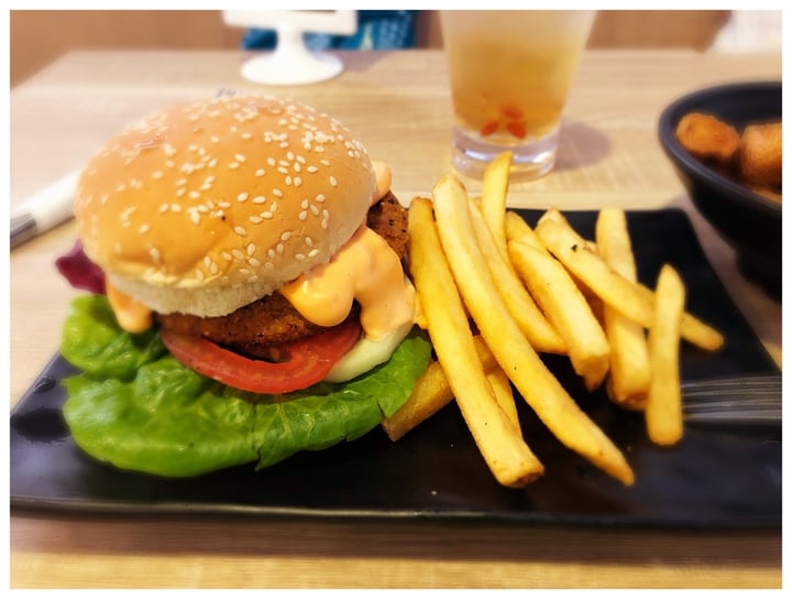 photo of GreenDot - NEX Andalusian Tomato Sauce Soy Burger shared by @a4xrbj1 on  05 Jan 2020 - review