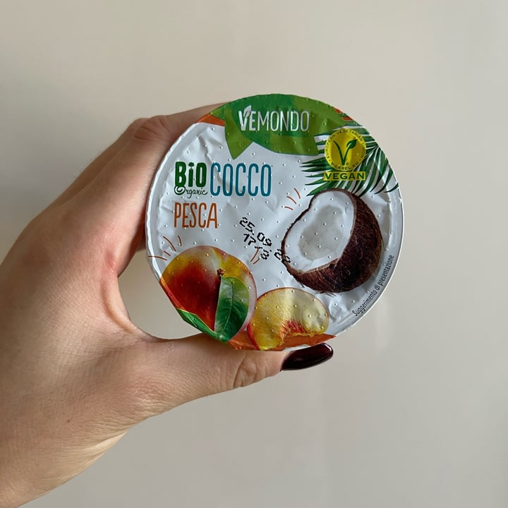 photo of Vemondo yogurt bio cocco pesca shared by @francineveg on  05 Sep 2022 - review