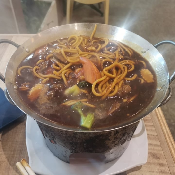 photo of Nature Cafe Hot Pot Veg Beef Noodles shared by @fluffyfloofs on  15 Oct 2022 - review