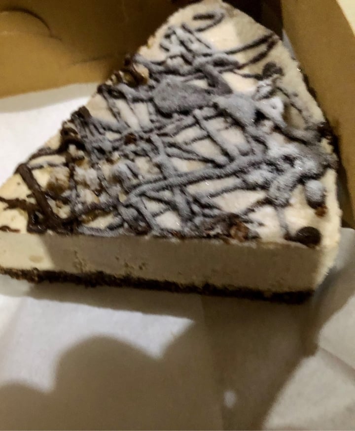review photo of Herbivorous Cookies and Cream Cheesecake shared by @ildsarria on 31 Jul 2020 - review