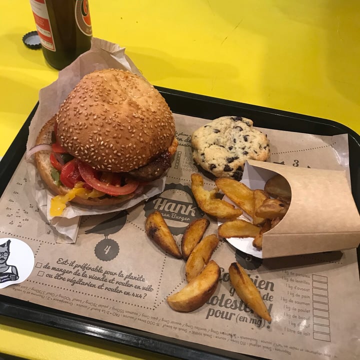 photo of Hank Burger L'Allumé shared by @emmaxxx on  08 Apr 2019 - review