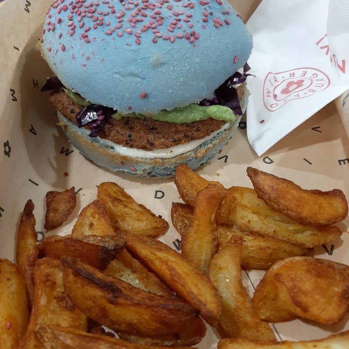 photo of Flower Burger Puffo edition shared by @feddyfede on  18 Mar 2022 - review