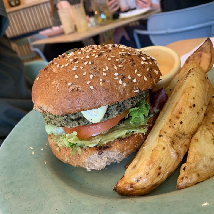 photo of Lexi's Healthy Eatery Warrior Burger shared by @ripple on  08 Dec 2021 - review