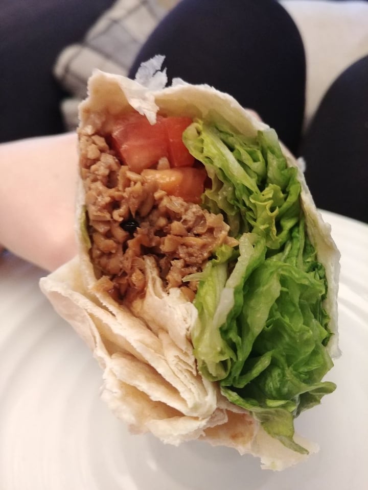 photo of The Hearty Hooligan BLT Wrap shared by @lunatoon17 on  10 Apr 2020 - review