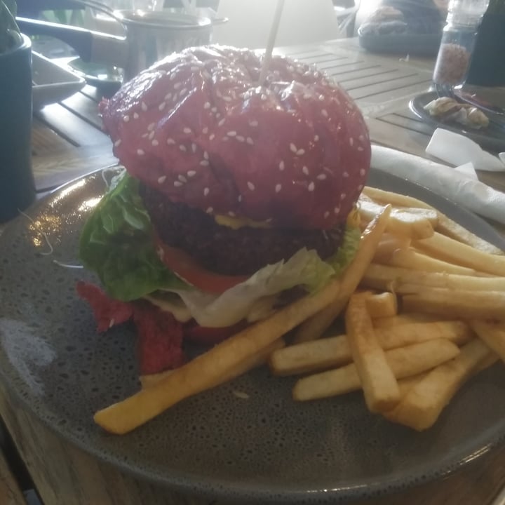 photo of Nature cafe bar Stayin' Alive Burger shared by @veganadam on  23 May 2021 - review