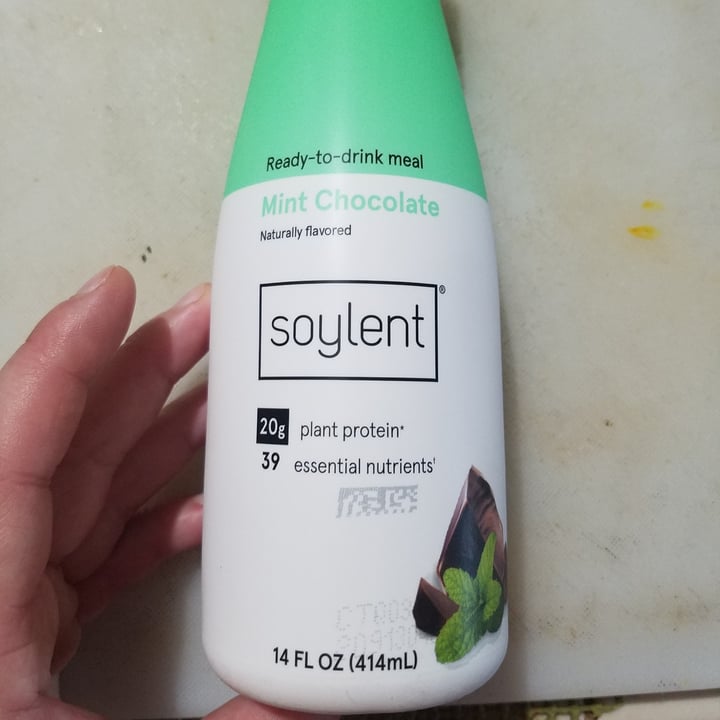 photo of Soylent Mint Chocolate flavored meal replacement shared by @caseyveganforlife on  25 Aug 2021 - review