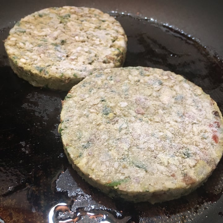 photo of Vegandhi - Comida Vegana Burger porotos a la provenzal shared by @lauchis on  28 Apr 2020 - review