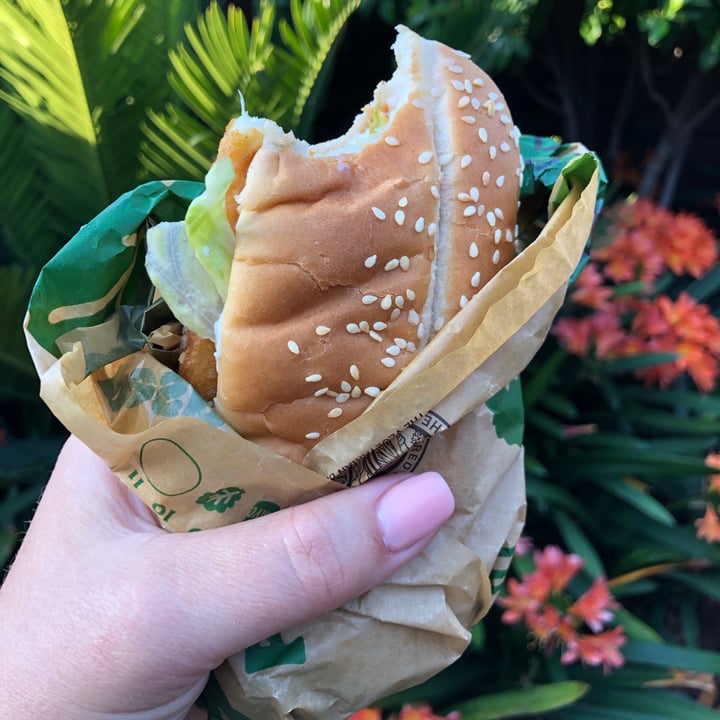 photo of Burger King Kolonnade (Drive-thru) Plant-based Royale shared by @farraho on  13 Sep 2021 - review