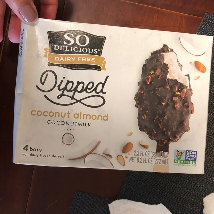 photo of So Delicious Dairy Free Coconut and almonds dipped ice cream shared by @valeskafreire on  25 Aug 2021 - review