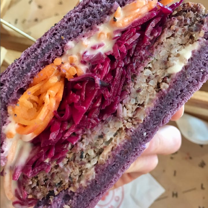 review photo of Flower Burger Puffi Burger shared by @foede on 16 Jun 2022 - review