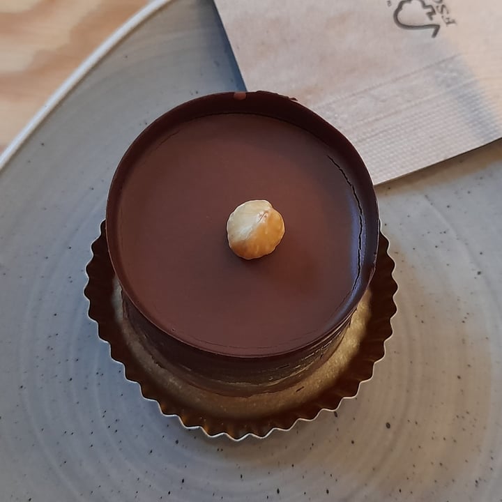 photo of Entre Pedras Café Bar Vegano Pastel de tres chocolates shared by @punxin on  12 Jun 2021 - review